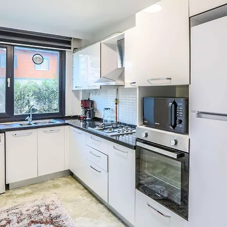 Flat With Balcony Close To Viaport Marina Tuzla Διαμέρισμα