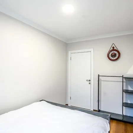 아파트 Flat With Balcony Close To Viaport Marina Tuzla