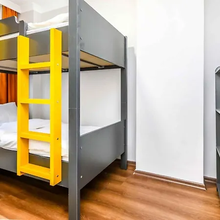 Flat With Balcony Close To Viaport Marina Tuzla Apartamento *